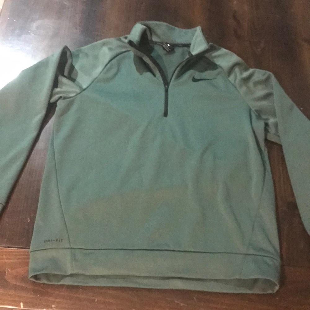 Men’s Nike sweatshirt